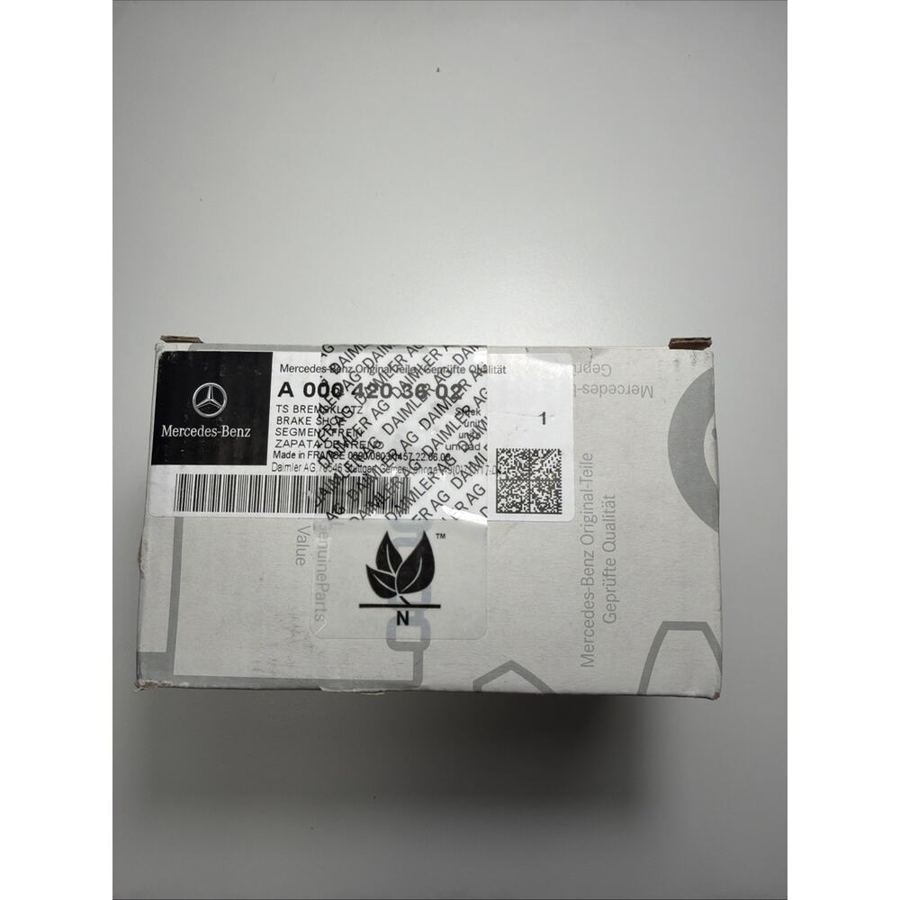 OEM Front Rear Low-Met Disc Brake Pads Kit For W205 C300 4Matic Base A0004203602